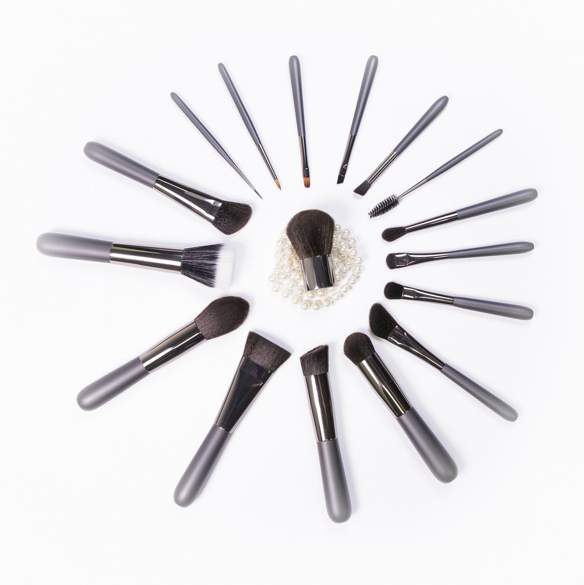 Fina Kosmetikpinsel extra kurzer Stiel