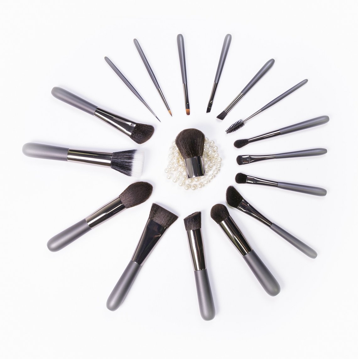 Fina Kosmetikpinsel extra kurzer Stiel