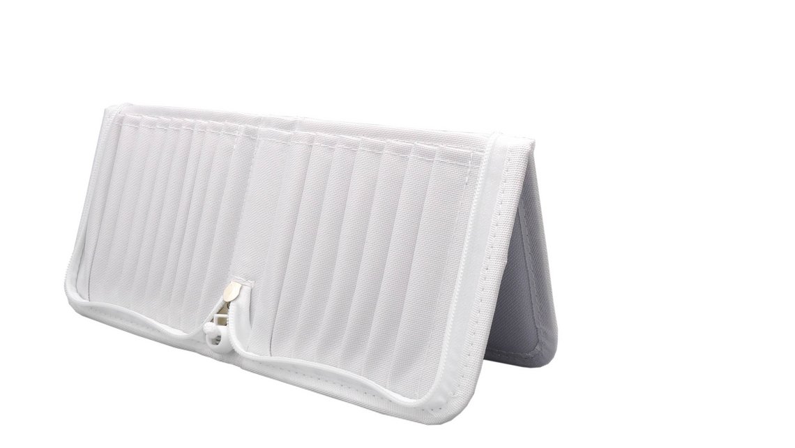 Brush bag white