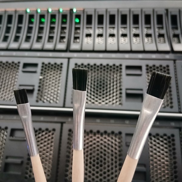 antistatic brushes for maintenance