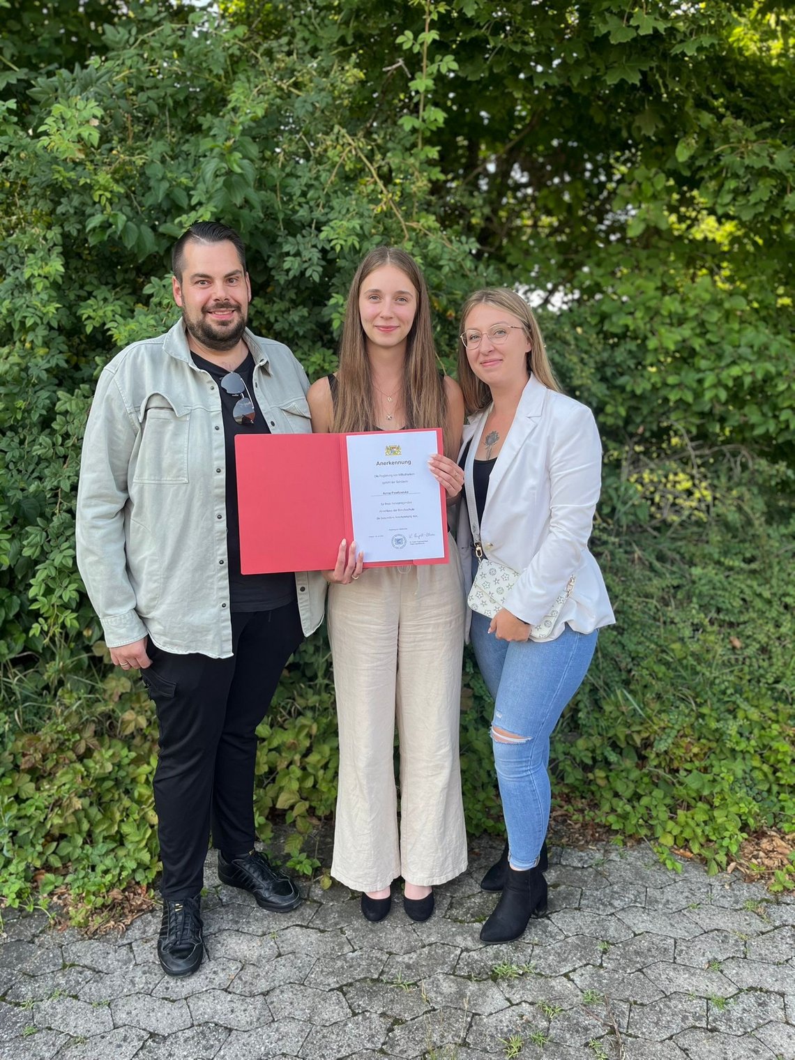 State Award for brush maker apprentice Anna