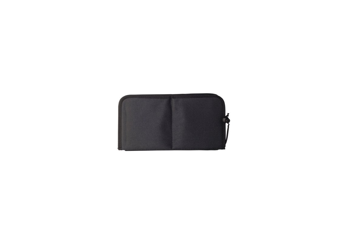 Closed brush bag with zipper