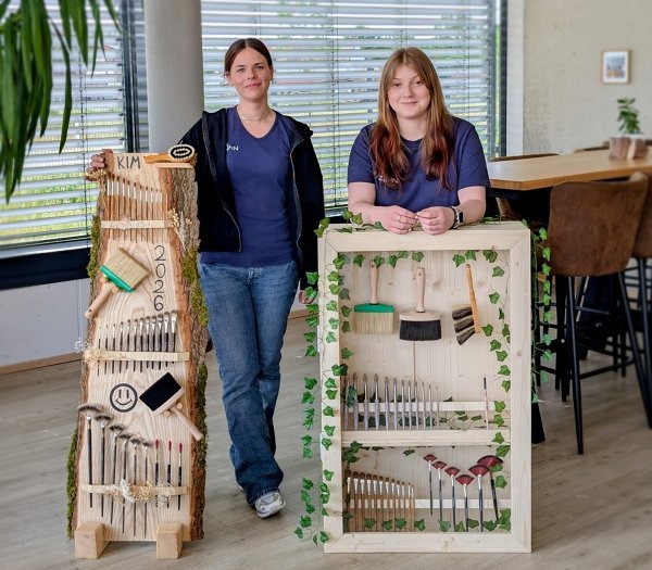 Pinselmacher Gesellinen Zahn Pinsel GmbH