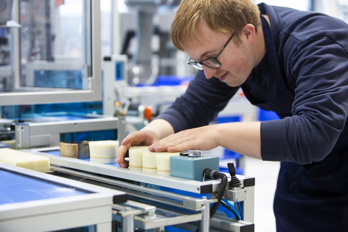 In der Pinselkopfproduktion